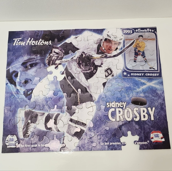 Tim Hortons Sidney Crosby 100-Piece Jigsaw Puzzle & Tin Box - Picture 2 of 16